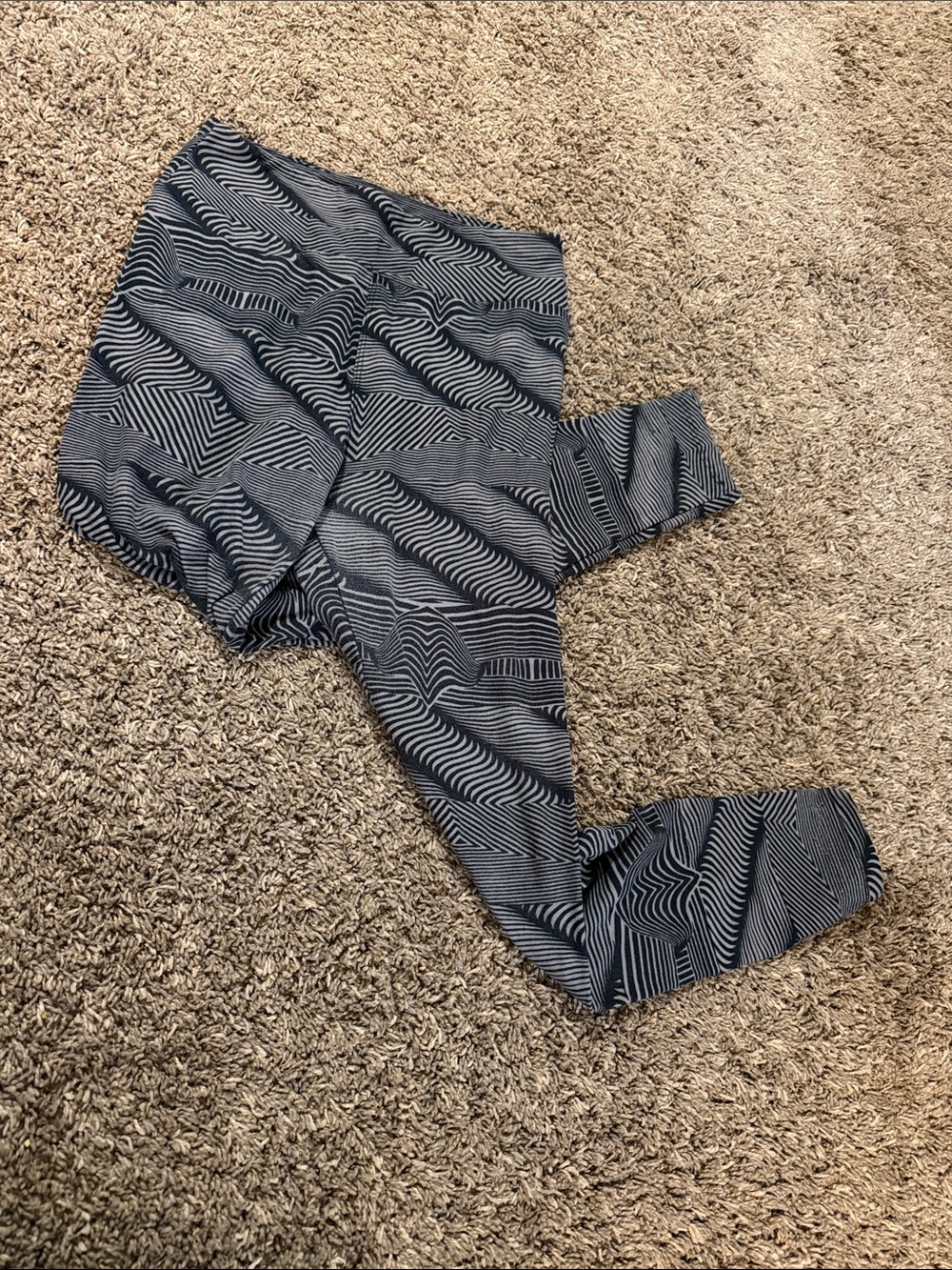 LuLaRoe Navy and White Wave-Stripe Leggings